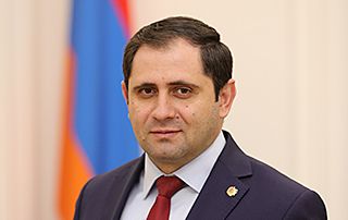 The photo Suren Papikyan